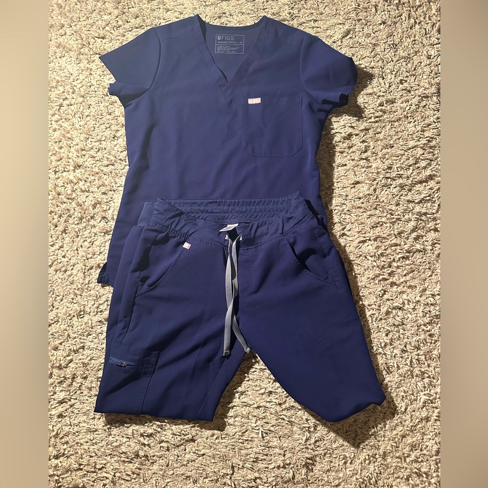FIGS - NAVY SCRUBS SET